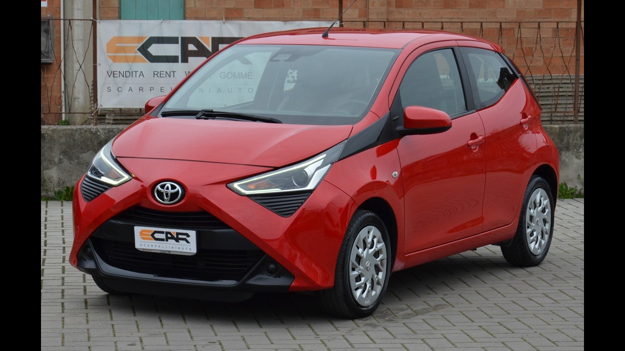 Toyota Aygo 1.0 VVT-i 72 CV 5 porte x-clusiv