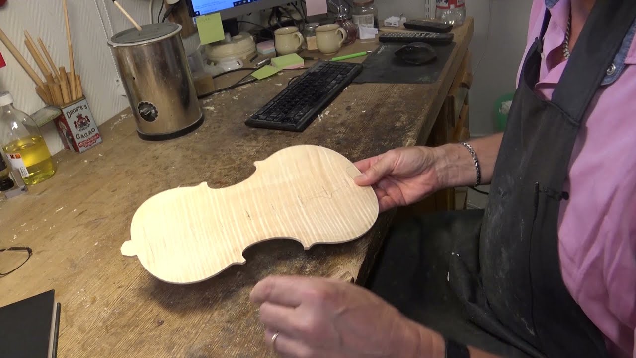 Violin maker Peter Westerlund Part 85. The Guarneri back plug  Finding the position