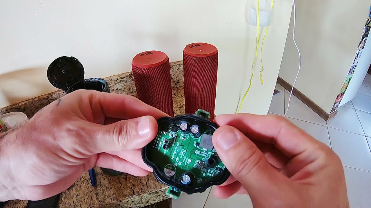 Logitech UE Megaboom, Problema crônico, desmontagem e comentários.