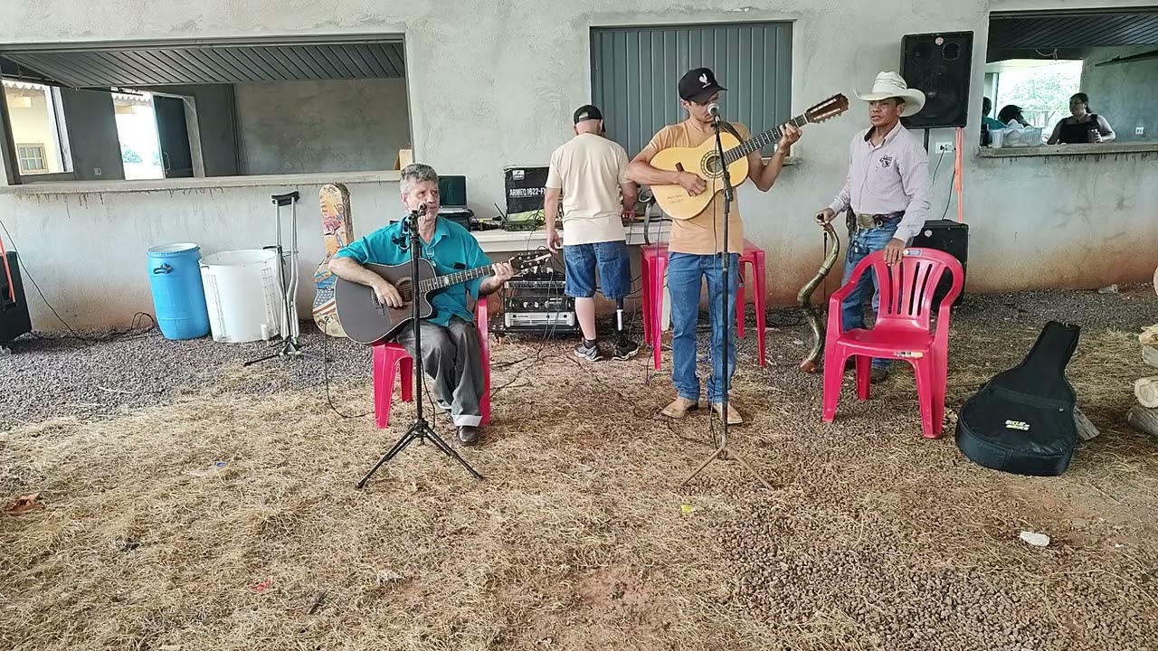 22 de fevereiro. Aniversário do Cristóvão . Do jatobá. Rodada de viola