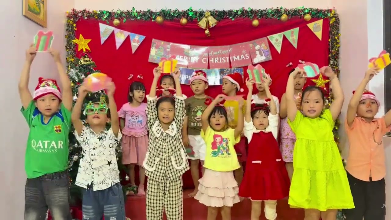Hello, Reindeer !! 🎄🎁 - YL 1E.25 (SING TO SHINE 2025 🎤🎼🎶)