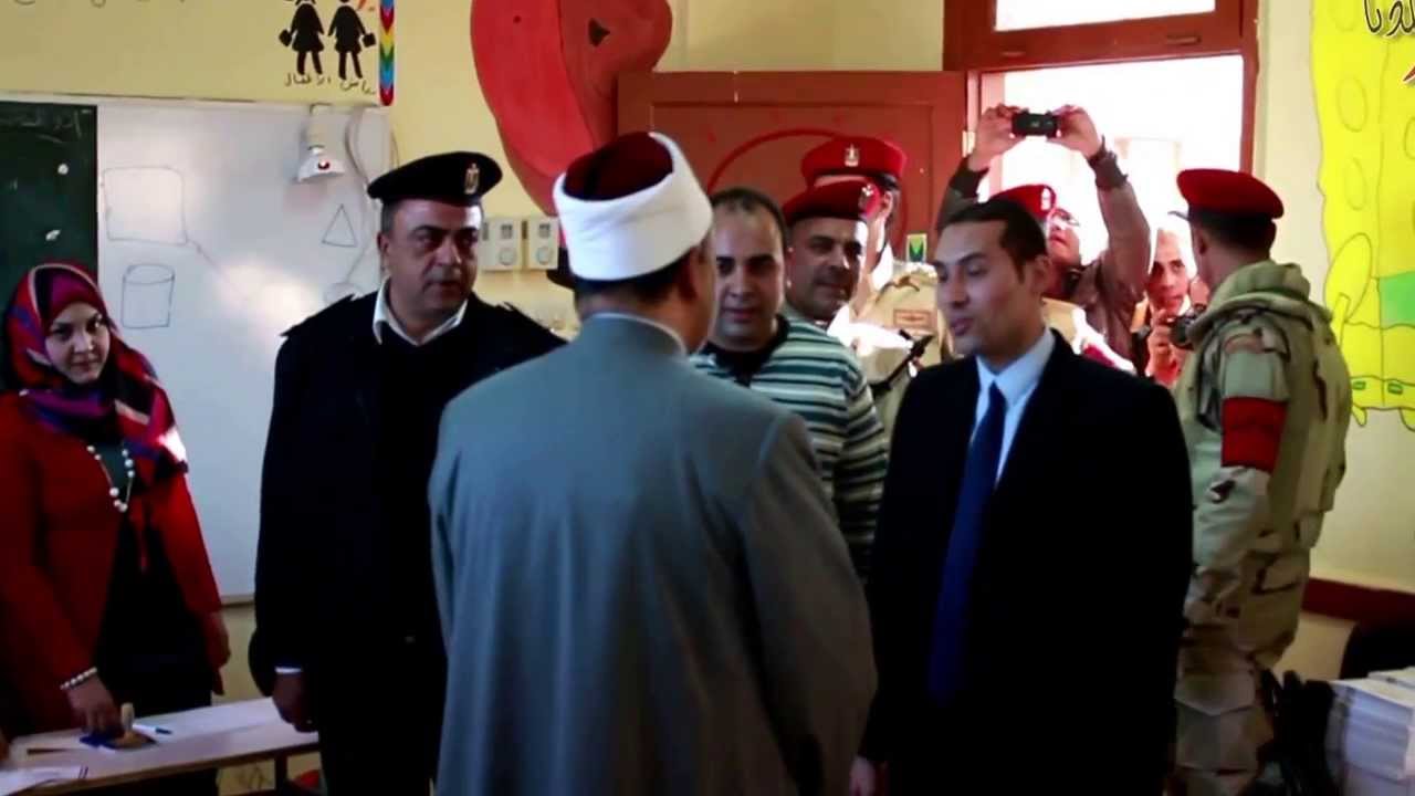 القوات المسلحة تؤمن شيخ الازهر للادلاء بصوتة في الاستفتاءعلي الدستور بالاقصر