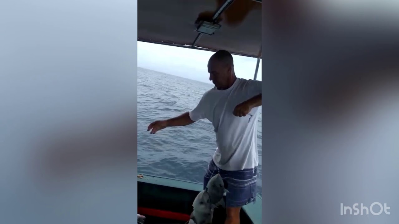 PESCARIA DE PEROA NO BARCO OLHETE EM VIT&Oacute;RIA-ES