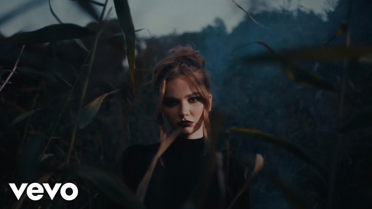 Julia Meladin - Abgrund (Offizielles Video)
