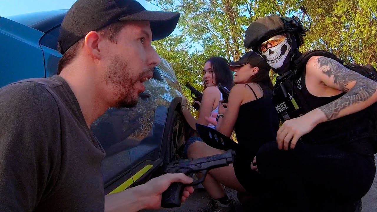 NOS DISPARAN LOS SOLDADOS - SURVIVAL ZOMBIE | PEDRO SALAMANCA