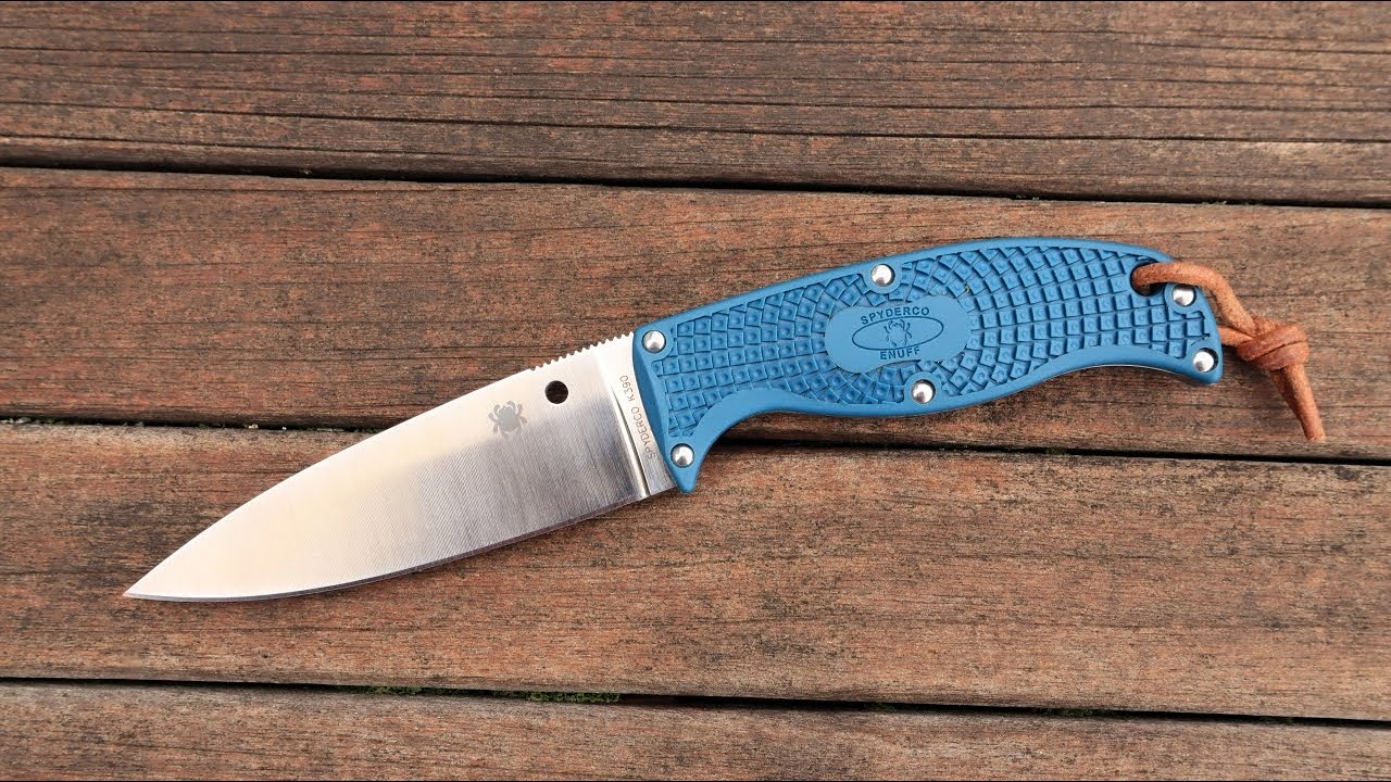 Spyderco Enuff 2 ( K 390 ) a Zelená krev Šerifa Majka. Spyderco Enuff 2 and my friend's green blood.