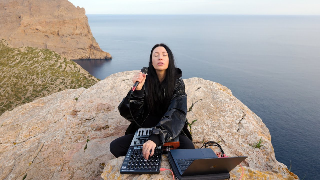 Avis Vox - Breaking Out (Live Session from Palma de Mallorca)