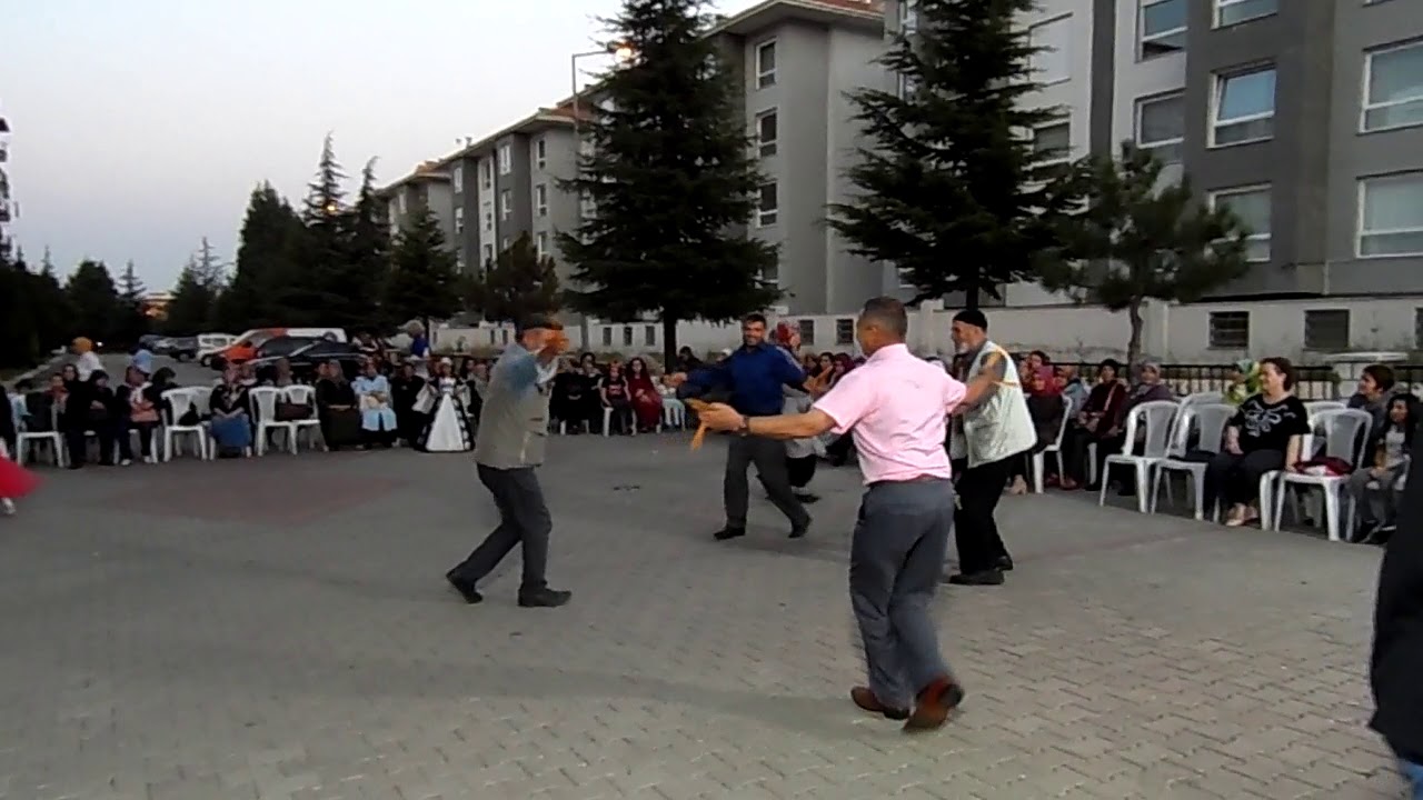 ESKİŞEHİR'Lİ İHTİYARLAR CEZAYİR OYNUYOR