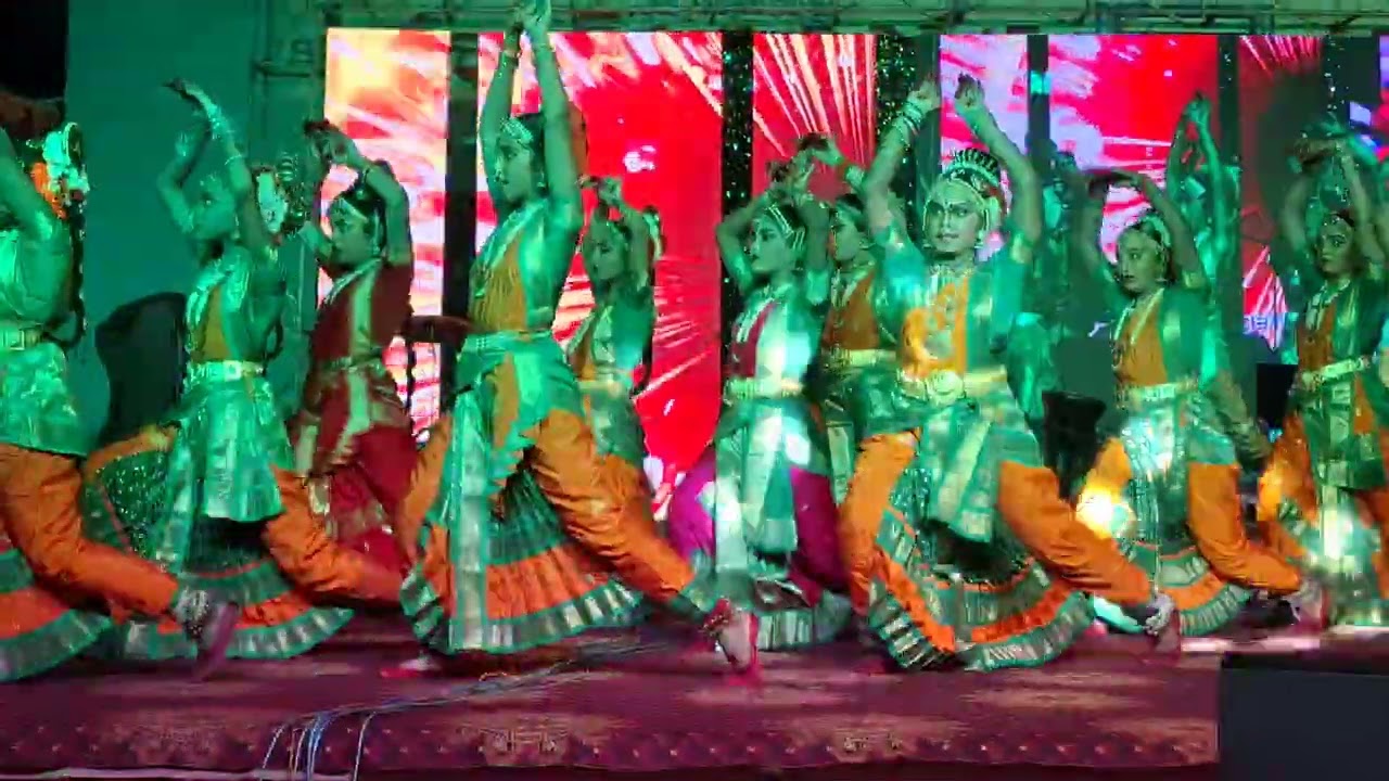 In gallayagudem Thiruvallur my  dance performance red color drees 🤟💯😍🛕