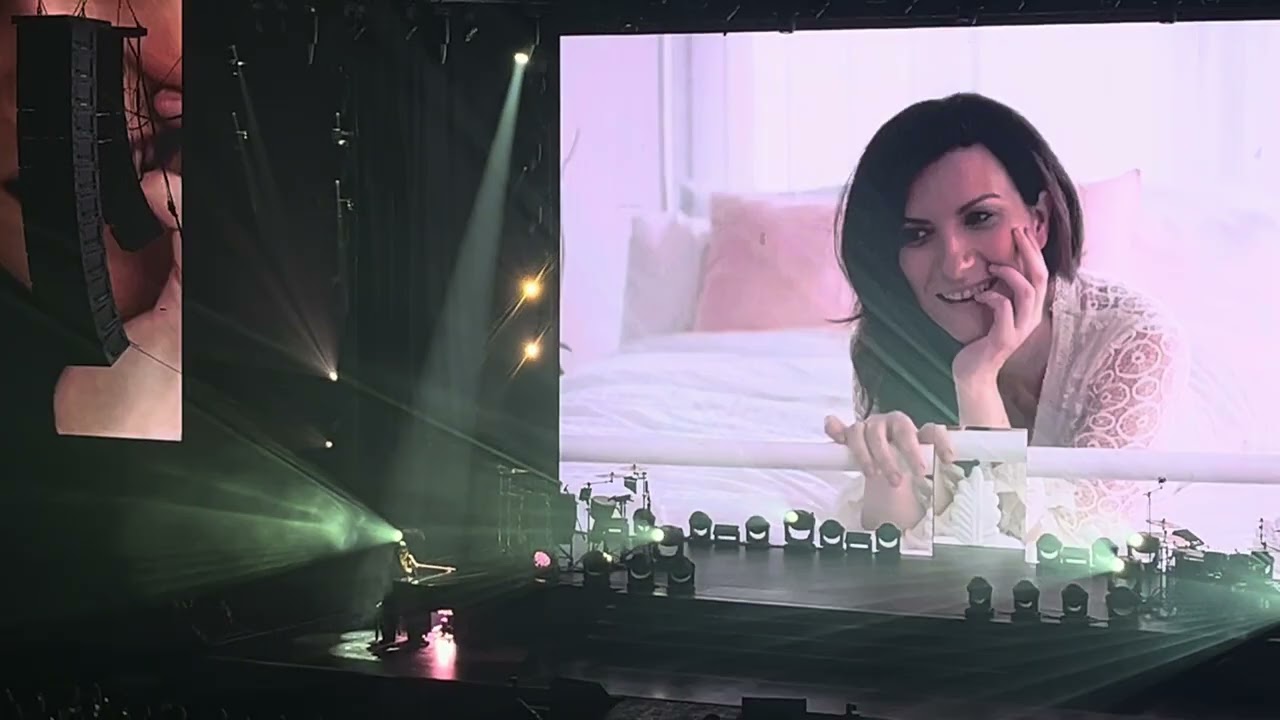Laura Pausini - Así celeste / Nuestro amor de cada día / Frente a nosotros | Live Chile 2024