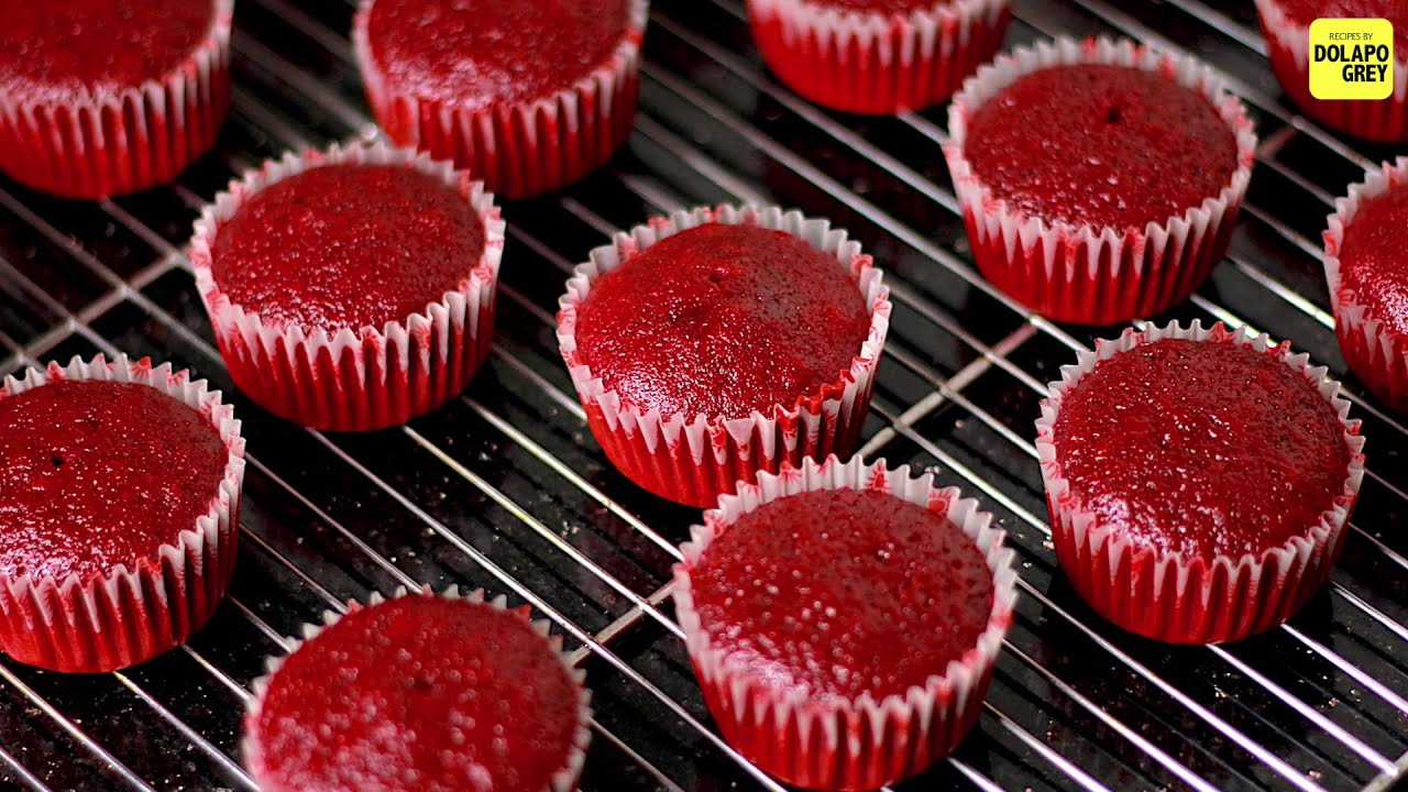 MOIST RED VELVET CUPCAKES