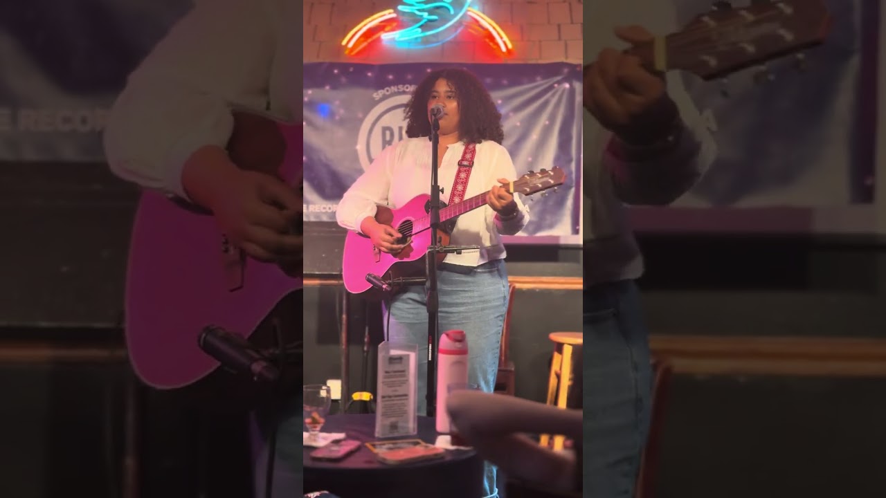 Simmone Mariah “Stomach” | LIVE at The Bluebird Cafe