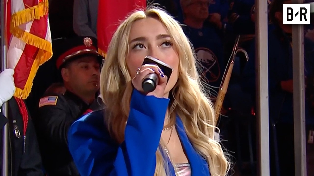 Buffalo Sabres Crowd Sings 