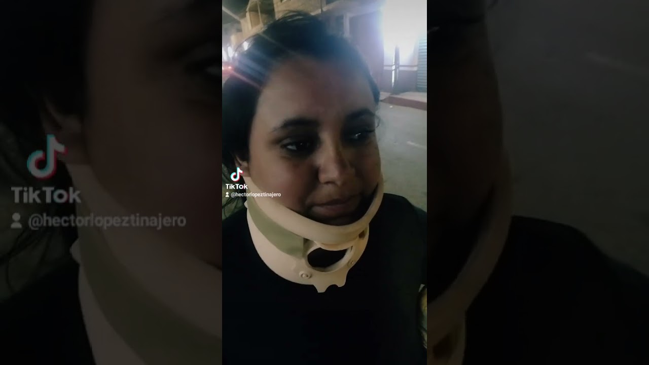 Mi esposa con su #collarin