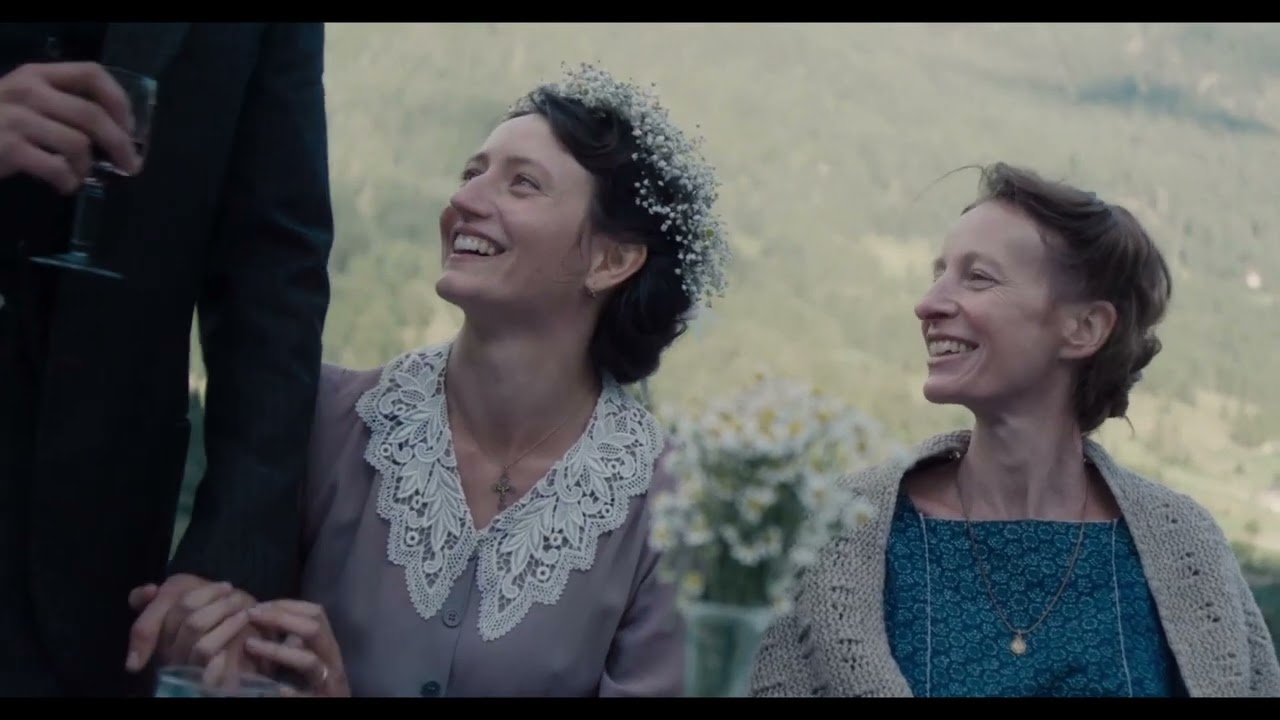 VERMIGLIO | Una clip del film | HOT CORN