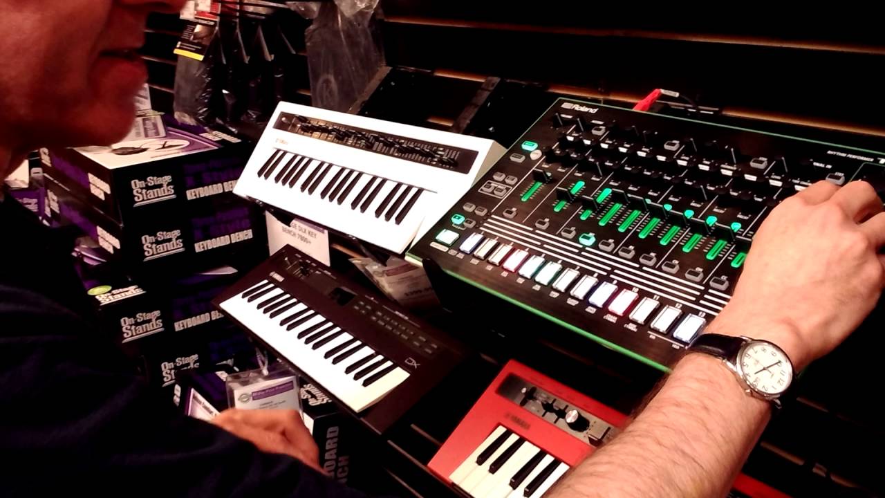 Roland TR8