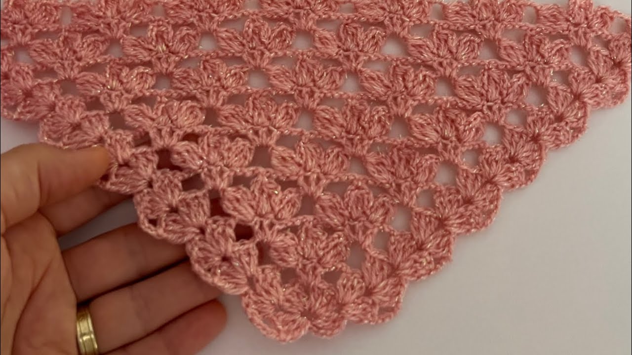 BEAUTIFUL 💯😍 Easy Crochet Flower Design Triangle Shawl Model / Üçgen Şal Modelleri