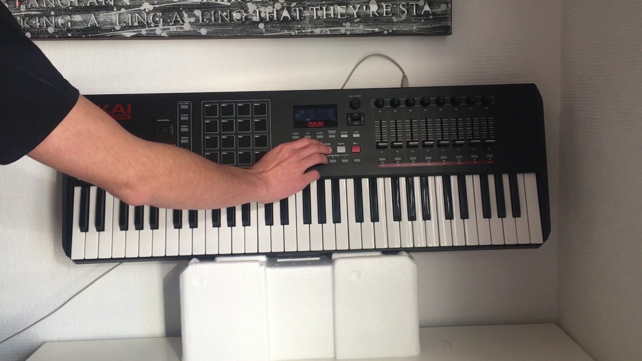 Présentation du clavier MIDI AKAI MPK 261