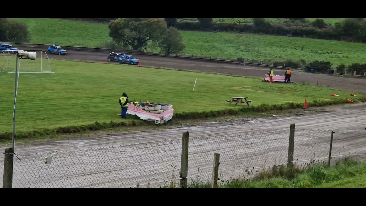 Junior Saloons red flag 13-10-2024 Cork Autograss Racing Under Lights Weekend 