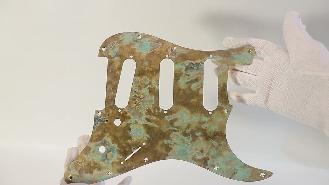 Strat relic Brass patina