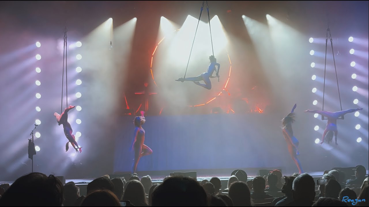 Lindsey Stirling - I Wonder As I Wander (The Snow Waltz Tour 2025 Durham, NC)
