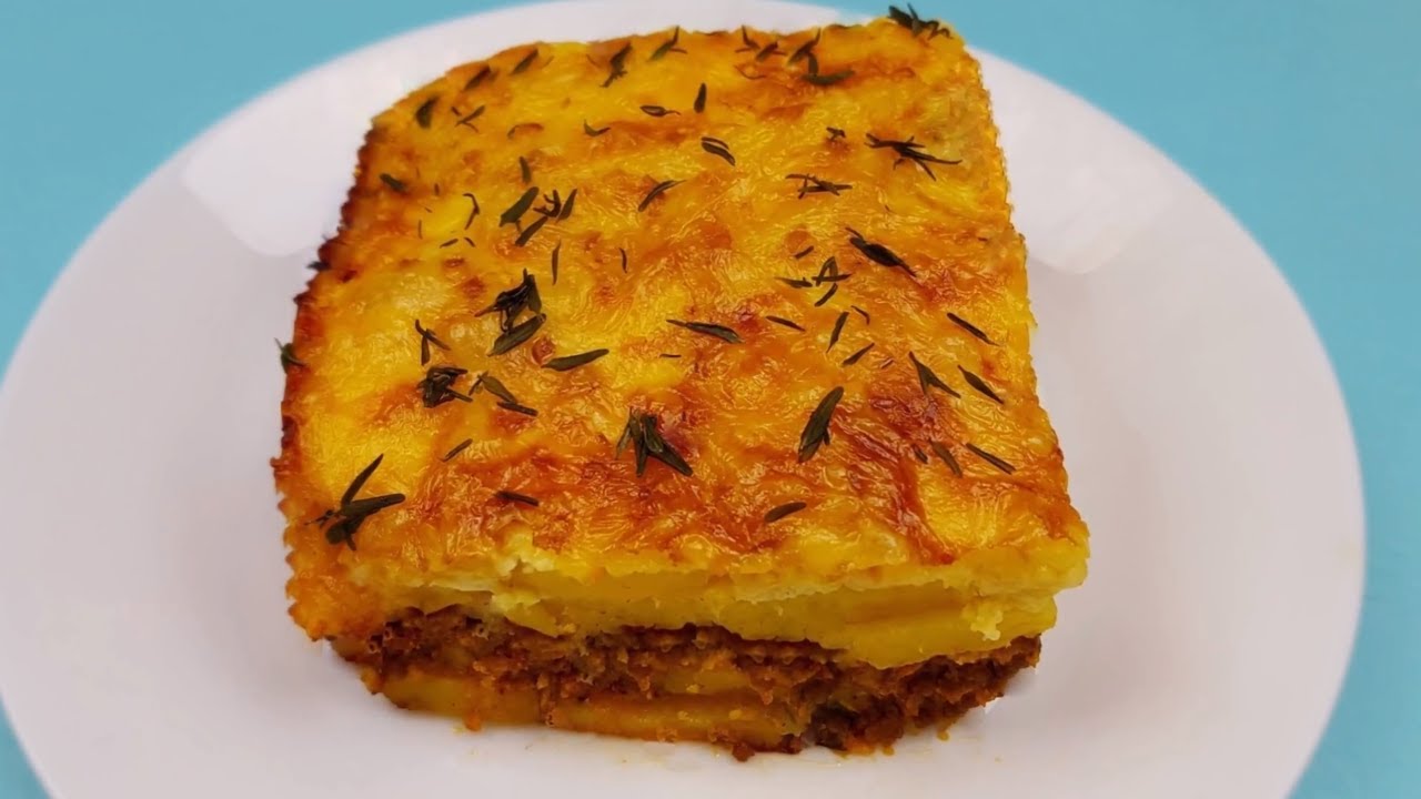 Musaca de cartofi cu carne tocata.