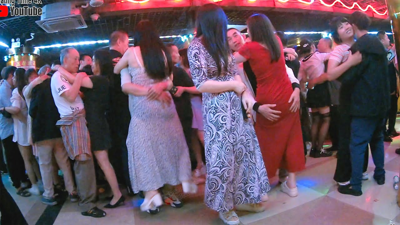 June 25, 2024 Chongqing Dance Hall, a paradise for men and a bank for women, life is so interesting