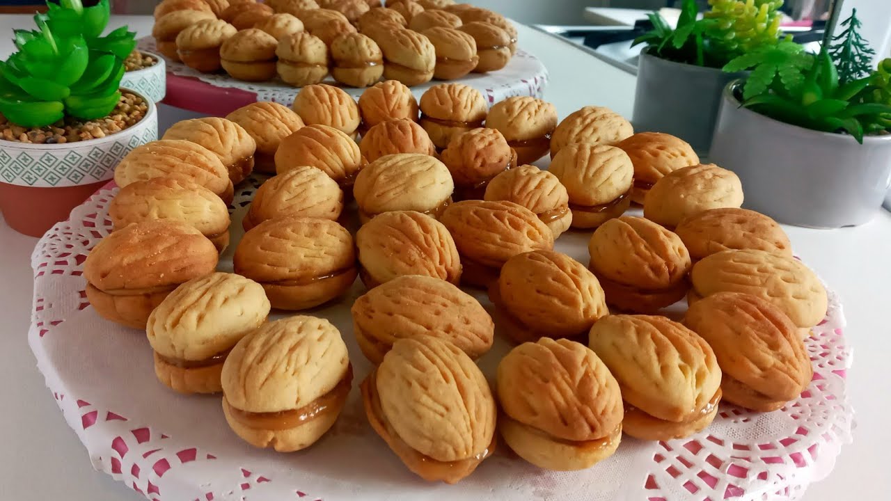 حلوة الجوزة  بطريقة جديدة بدون آلة ولا طابع ولا مول👍 biscuits en forme de noix