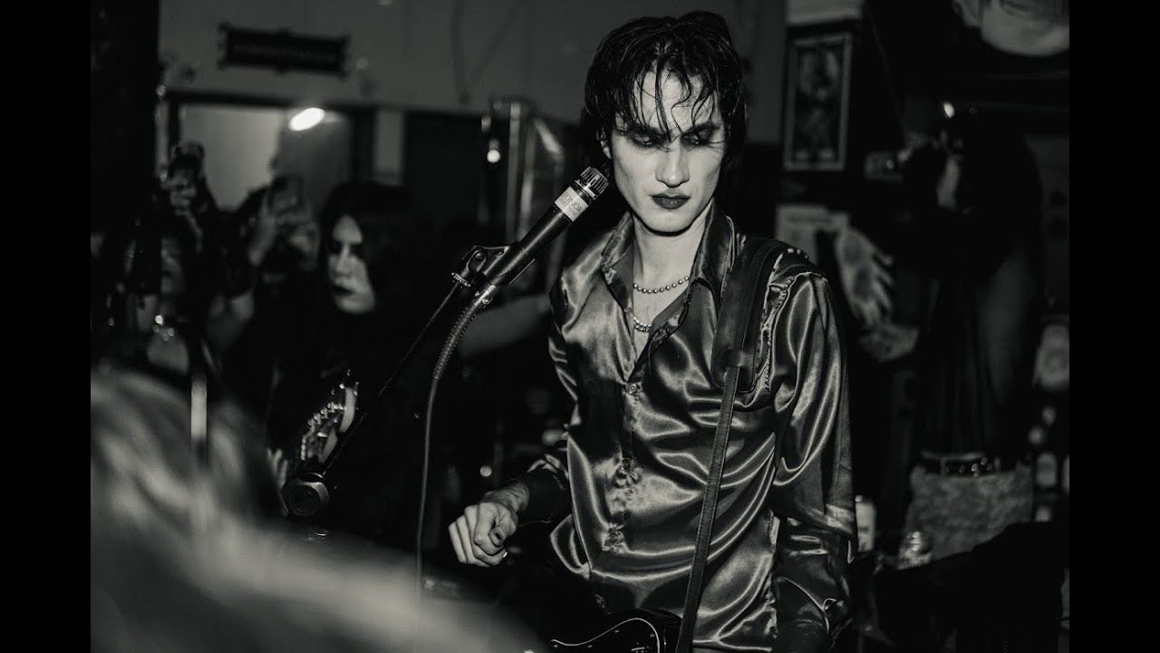 Leonora Post Punk - No Quepo En Mí (Lyric Video) Deathrock en español
