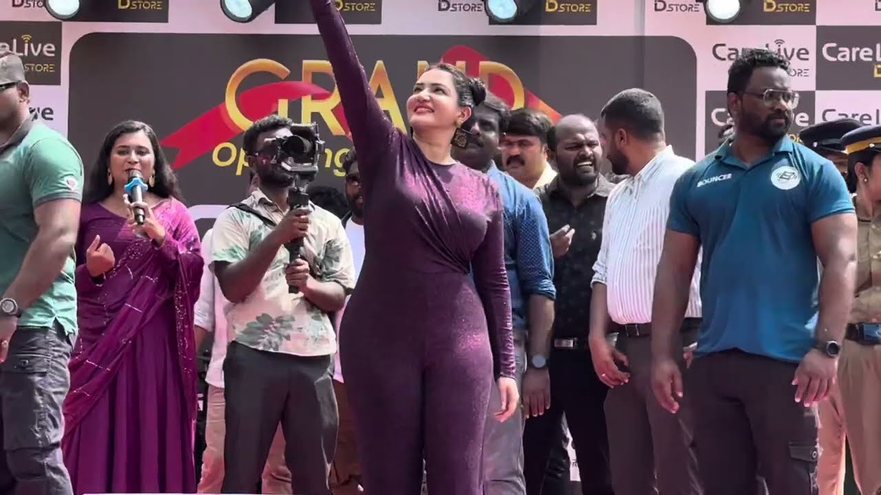 Honey rose dance performance