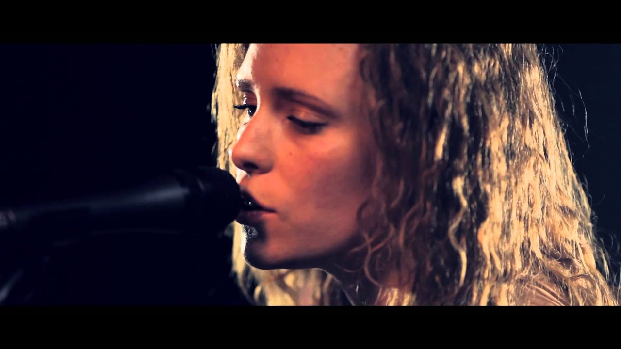 Beth Croft - Kingdom Come (Acoustic) // Premier Player