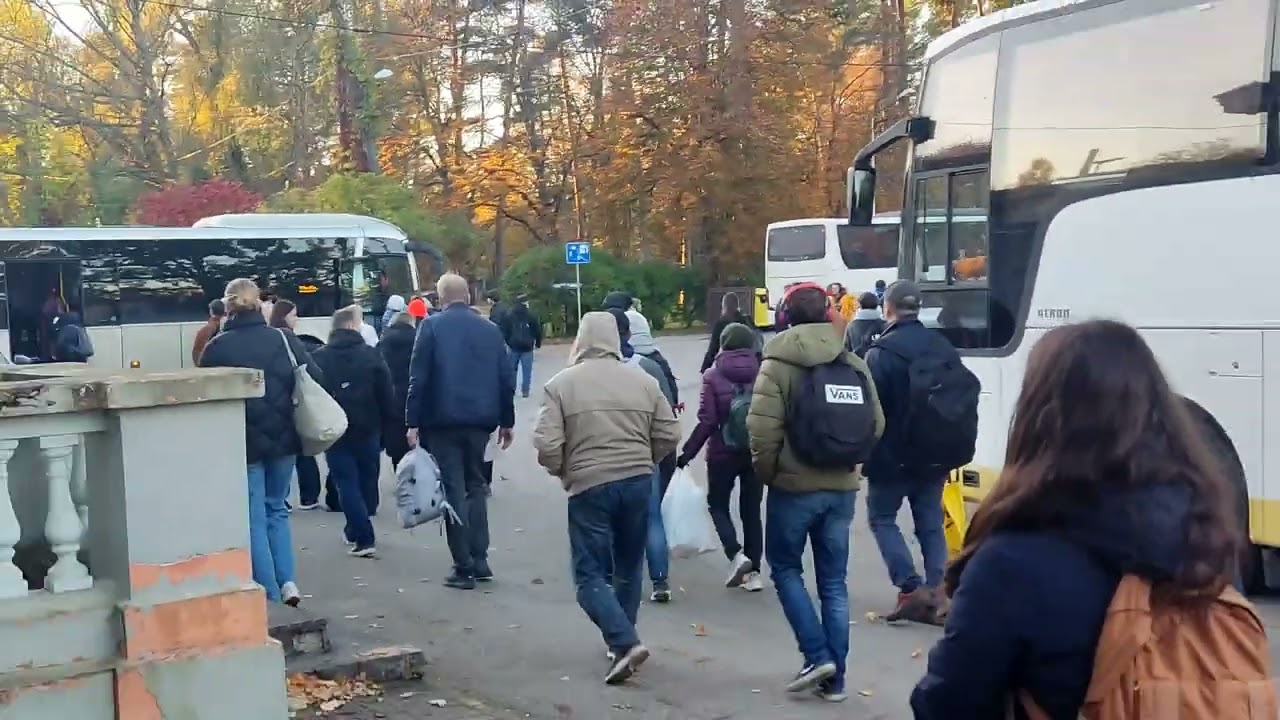 Posmā Asari-Ķemeri vilcienu vietā autobusi | Ремонт ж/д в Юрмале. Поезда заменяют автобусы