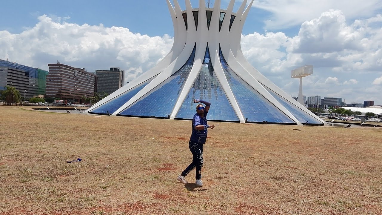 Spoiler exclusivo do videoclip gravado em Brasília lançamento em maio 