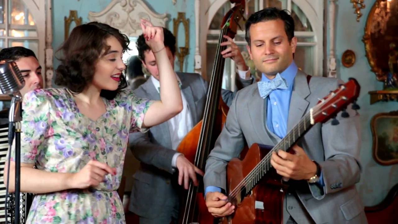 Tatiana Eva-Marie & Avalon Jazz Band - Fit As A Fiddle (SINGIN' IN THE RAIN)