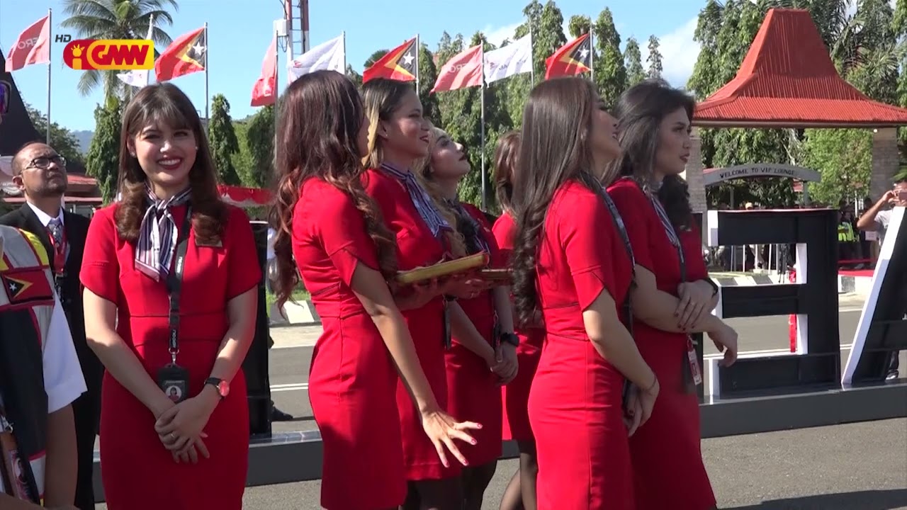 Primeira Vez Timor-oan “Lourenço De Oliveira” iha nia aviaun marka ho Bandeira RDTL