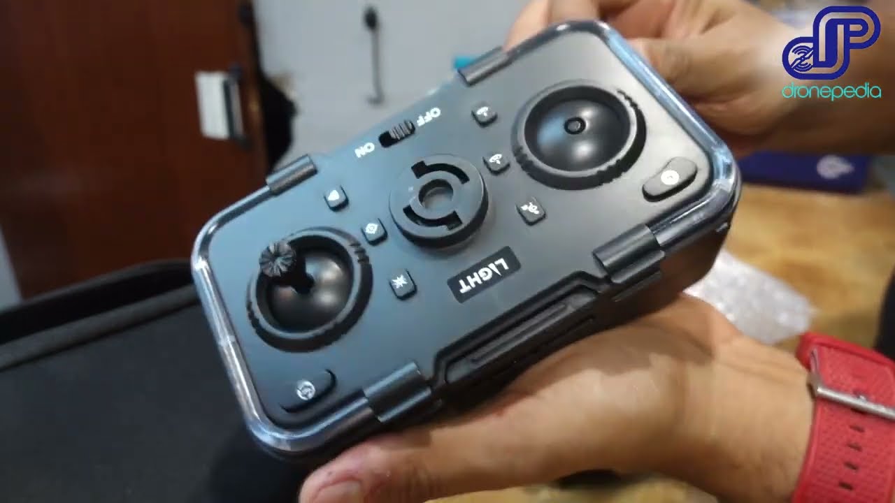Un drone que cabe en el control S96 WiFi FPV with 4K HD Dual Camera |DRONEPEDIA