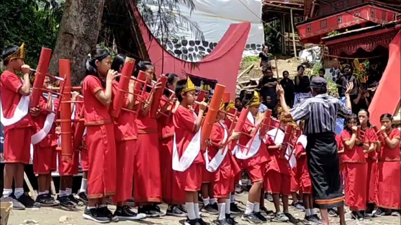 Musik bambu terbaik dari SD gantaran sangalla || upacara pemakaman suku toraja rambu solo'