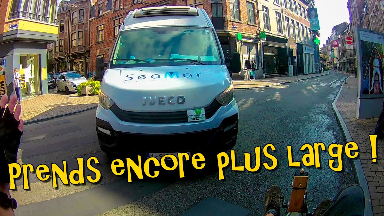 Qu'est-ce qu'il a à râler ce cycliste, je l'ai même pas touché !