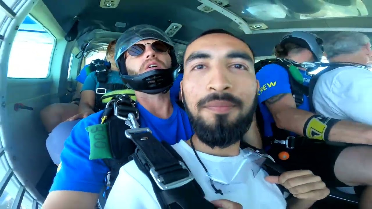 Pratik skydive Wollongong @15000ft 