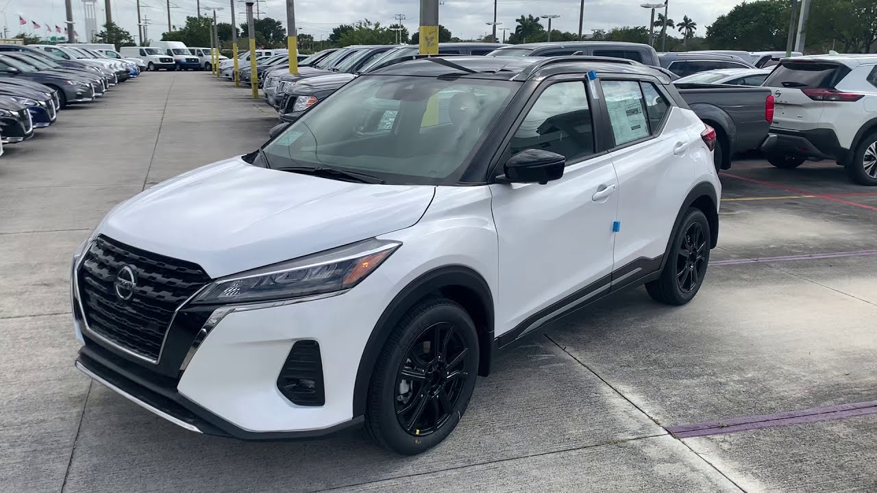 2021 Nissan Kicks SR