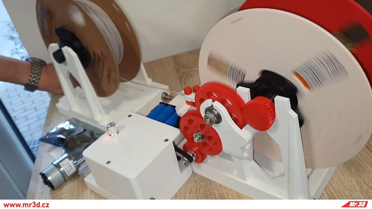 Liborova skvělá elektrická převíječka filamentu