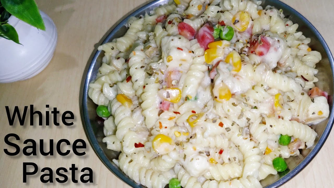 Creamy white sauce pasta | Indian style white sauce pasta  | घर पर होटल जैसा स्वाद | Mom's kitchen 