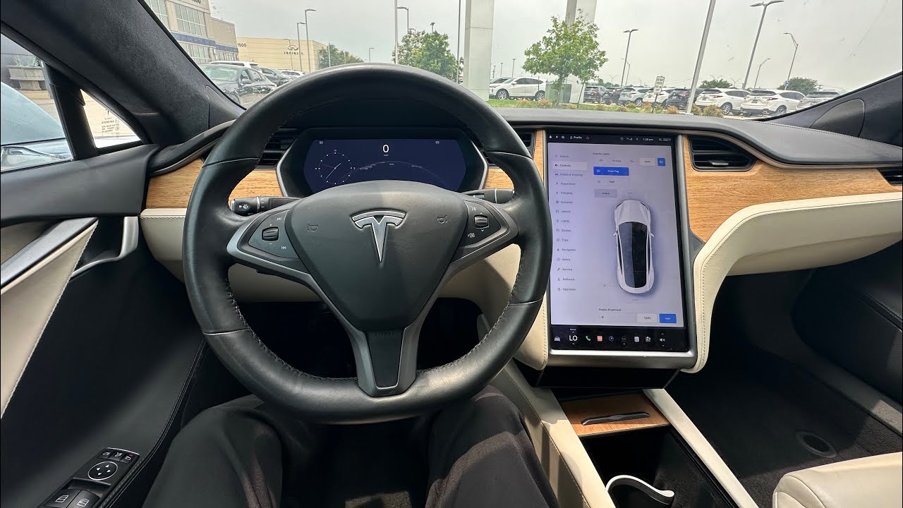 Tesla Model S 2020 года: дальний заезд с видом на океан