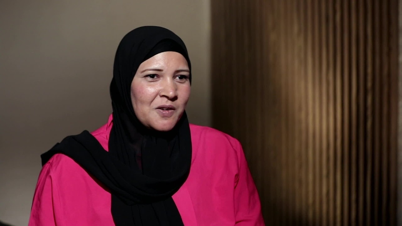 مجموعة أفا مينا حققت حلم مدام آمال ووفرت لها أحدث ماكينة خياطة وكمان اشتروا انتاجها لمدة سنة  ❤