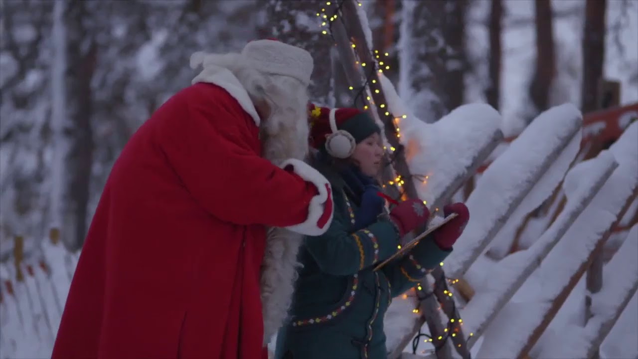 Matthew Perry's portable North Pole santa videos(6)
