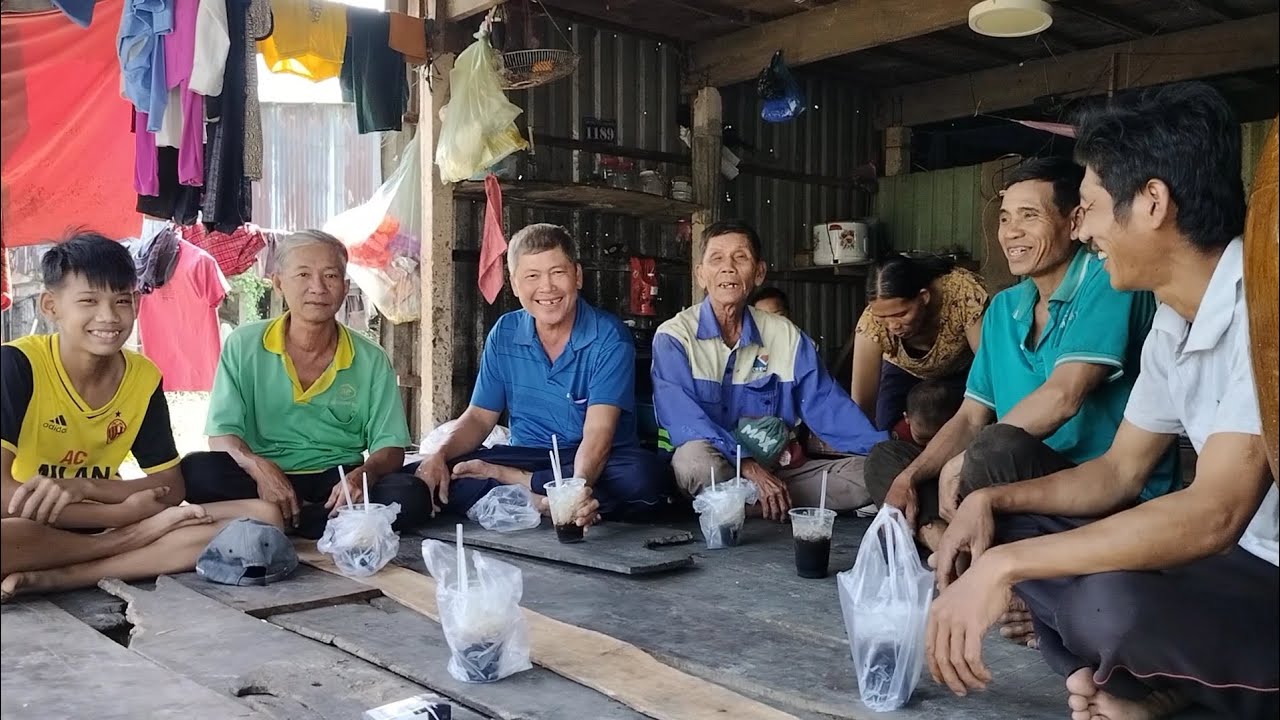 Cháu Nghĩa Được Bác 12 Tặng Tiền Đi Khám Bệnh Lòng Vui Mừng.. Kiệt Làng Quê...