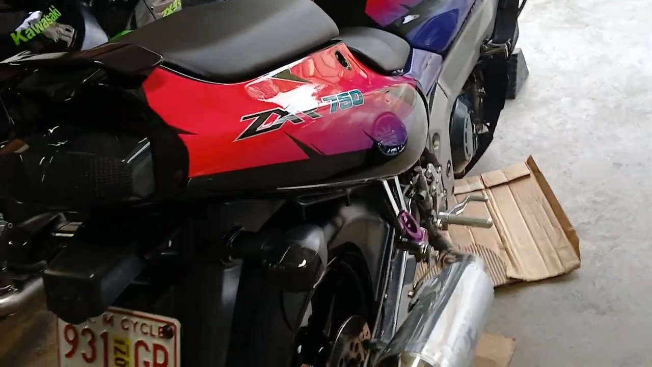 1994 ZXR 750 engine swap to  1995 zx7 engine. Part 5