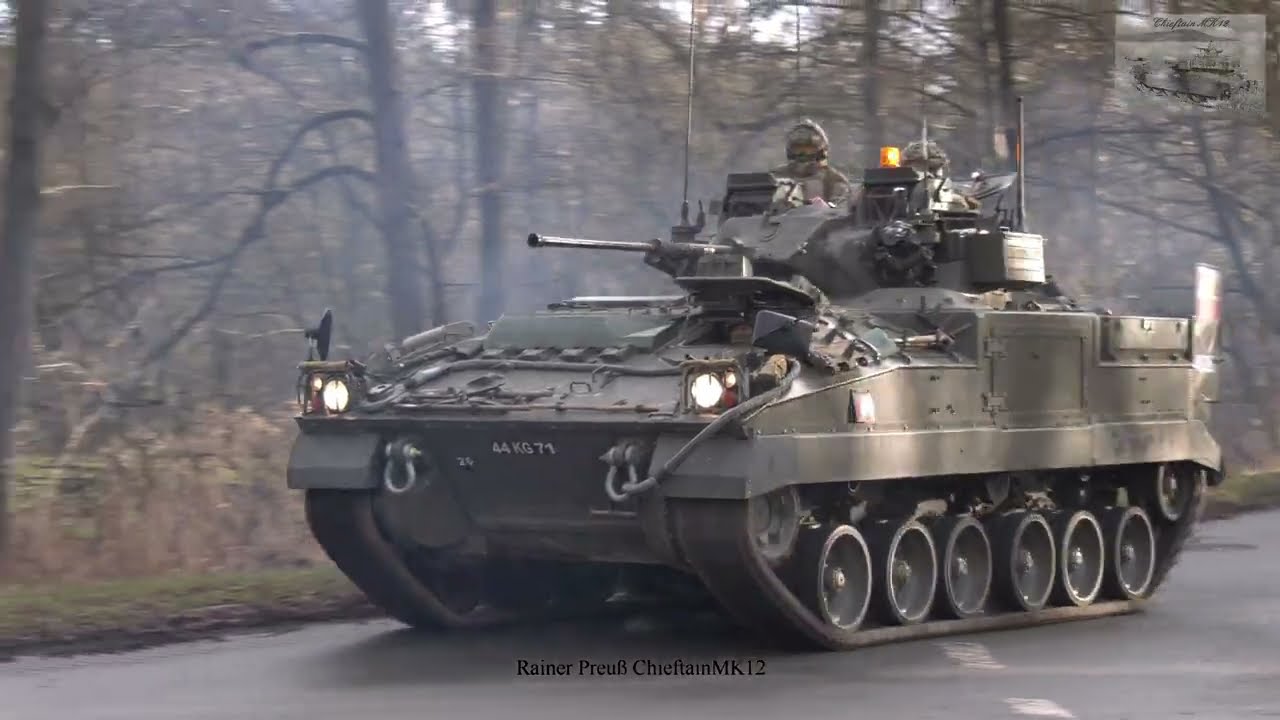Marschkolonne Sch&uuml;tzenpanzer FV510 Warrior Truppen&uuml;bungsplatz Sennelager Infantry Fighting Vehicle