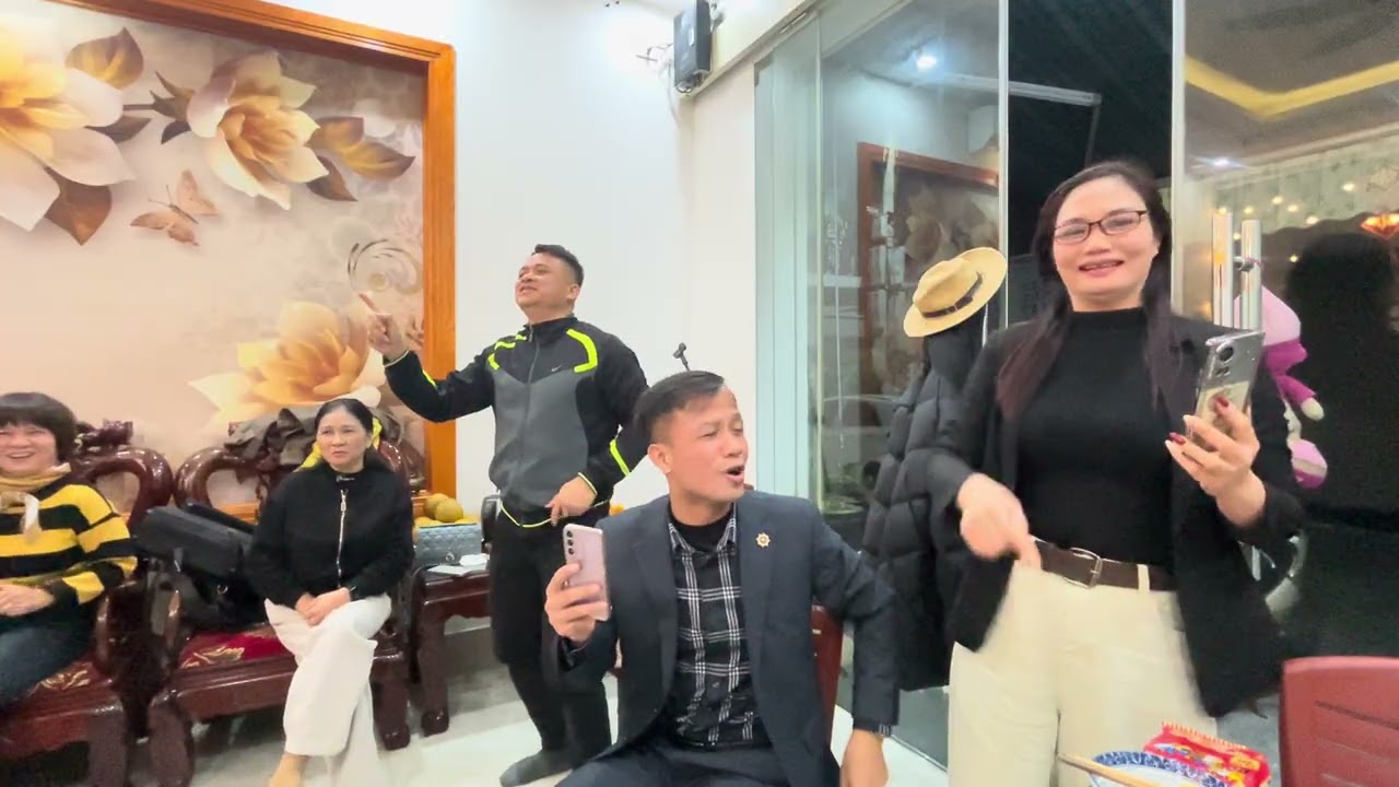 ngày 12 tháng 2, 2026