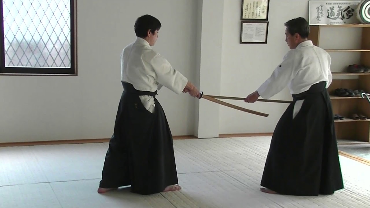 「杖と太刀の形12本」 一本目「凪」